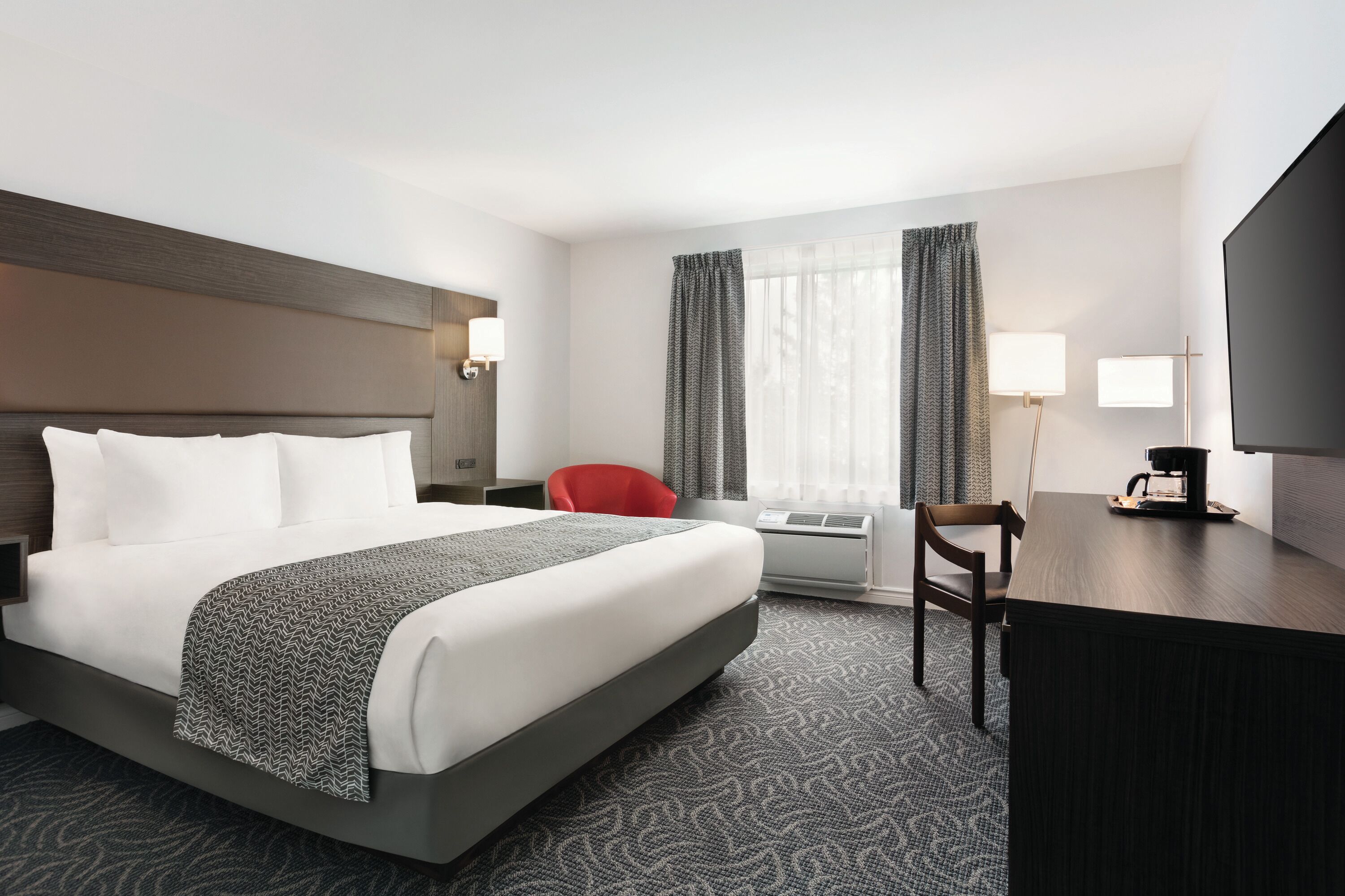 Chambre, 1 très grand lit, non-fumeur (No Pets) | Salle de bain