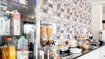 Free daily continental breakfast