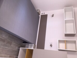 Quartos à prova de som, ferros/tábuas de passar roupa