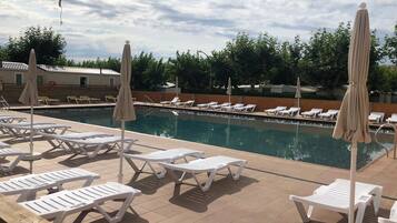 Seasonal outdoor pool