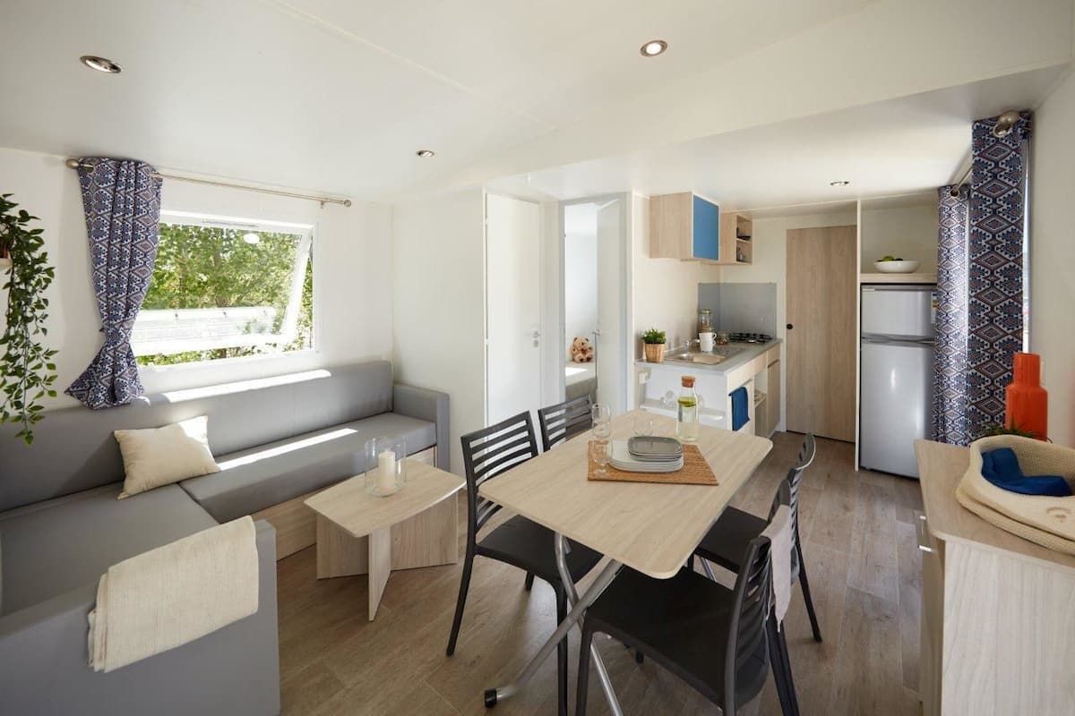 Superior Mobile Home, 2 Bedrooms