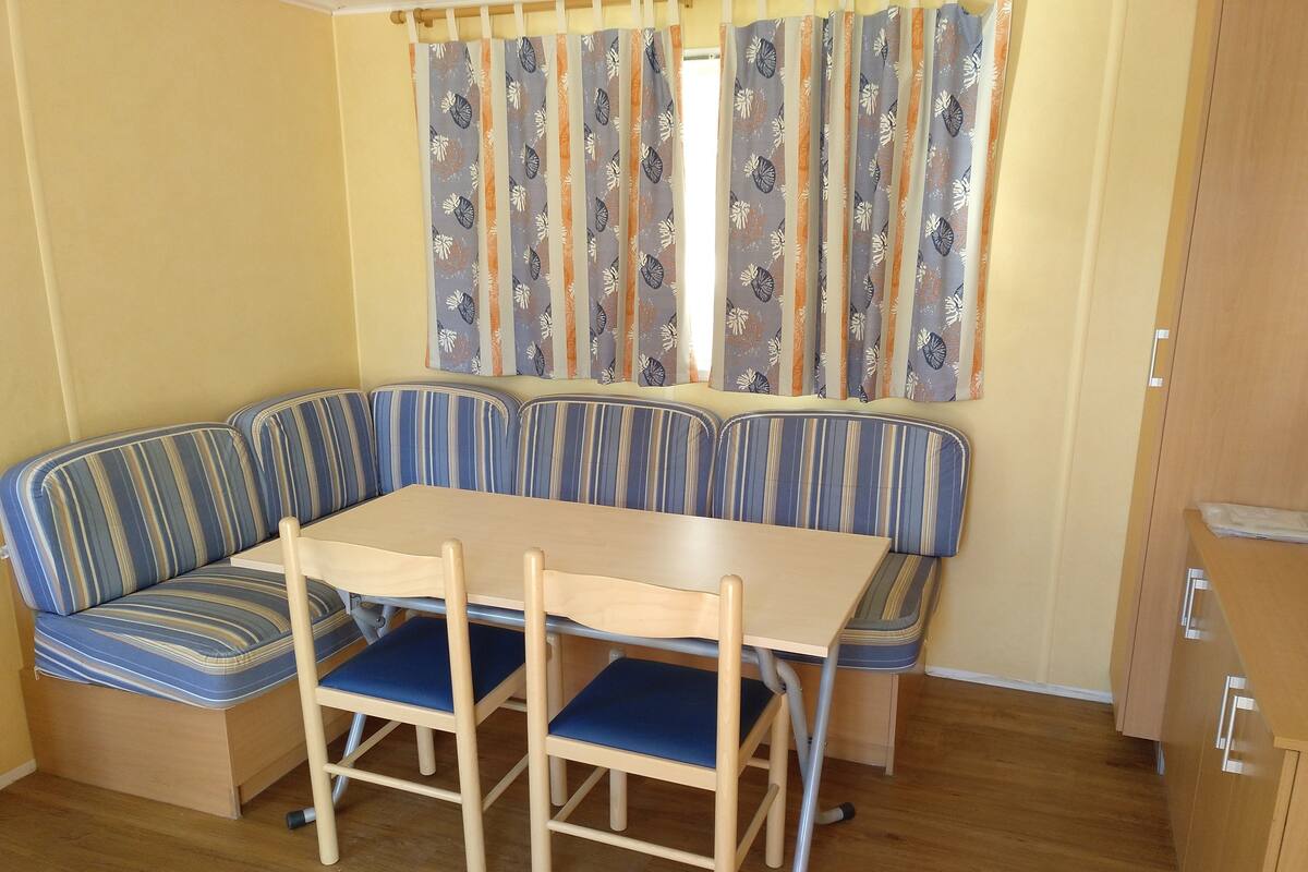 Basic Mobile Home, 2 Bedrooms