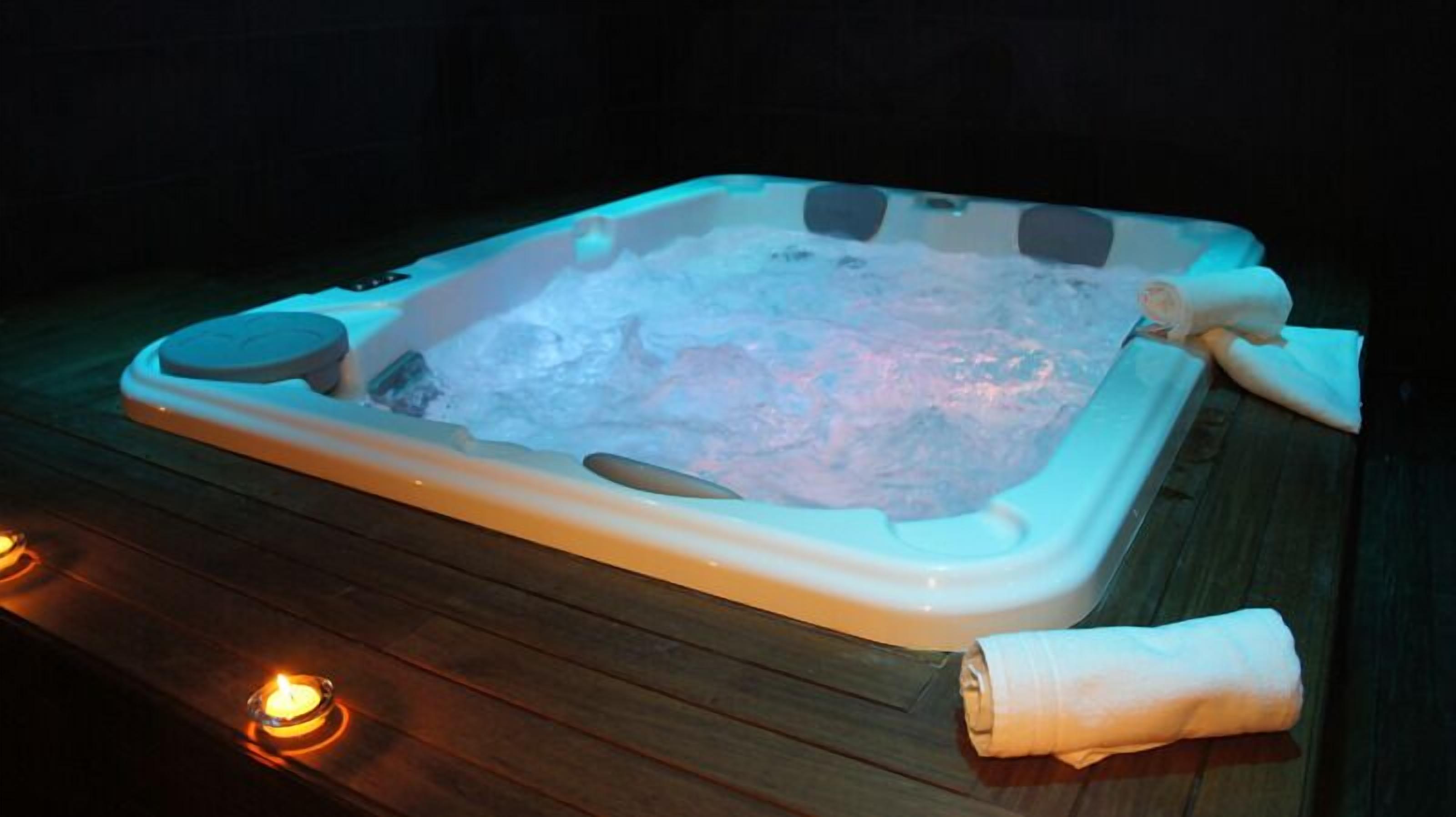indoor spa tub