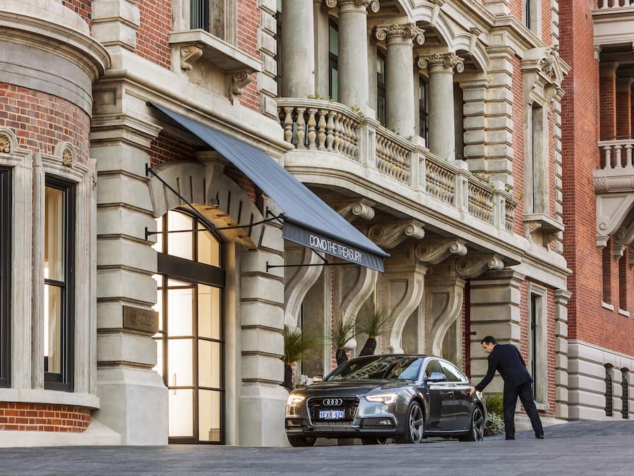 Betjent parkering (AUD 80 per natt)