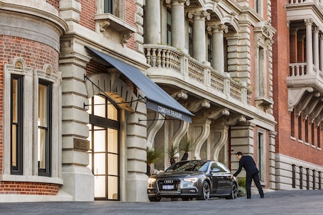 Estacionamento com manobrista (sujeito a cobranƧa) (AUD 80 por diƔria)