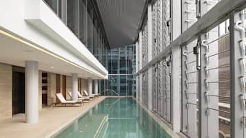 Una piscina techada