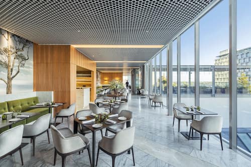 4 restaurants, breakfast, lunch, dinner served; Modern European cuisine