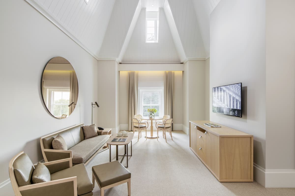 suite (como) | egyptian cotton sheets, hypo-allergenic bedding, pillow-top beds