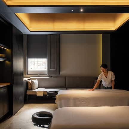 Body treatments, facials, 4 treatment rooms, manicures and pedicures