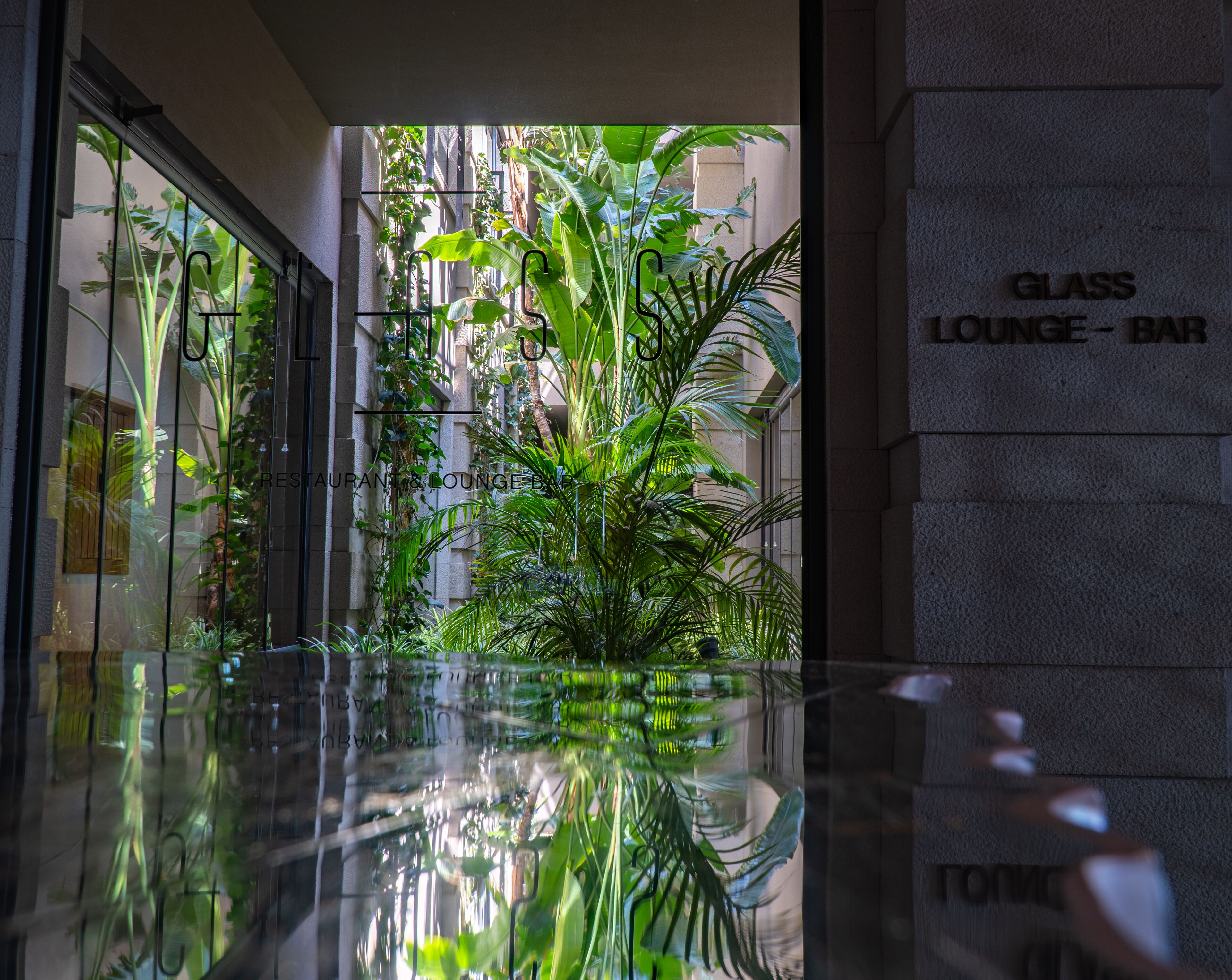 3 restaurants, breakfast, lunch, dinner served; asian cuisine