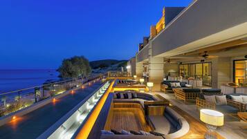 2 bars/lounges, poolside bar, beach bar