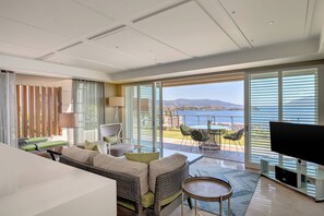 Suite, 1 Double Bed, Sea View (Balcony) | Living room