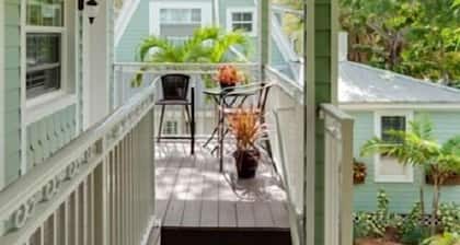 Seaglass Inn