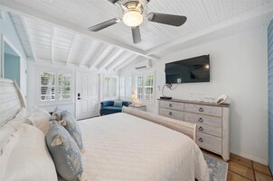 Quarto casal superluxo, banheiro privativo (Turtles Nest)