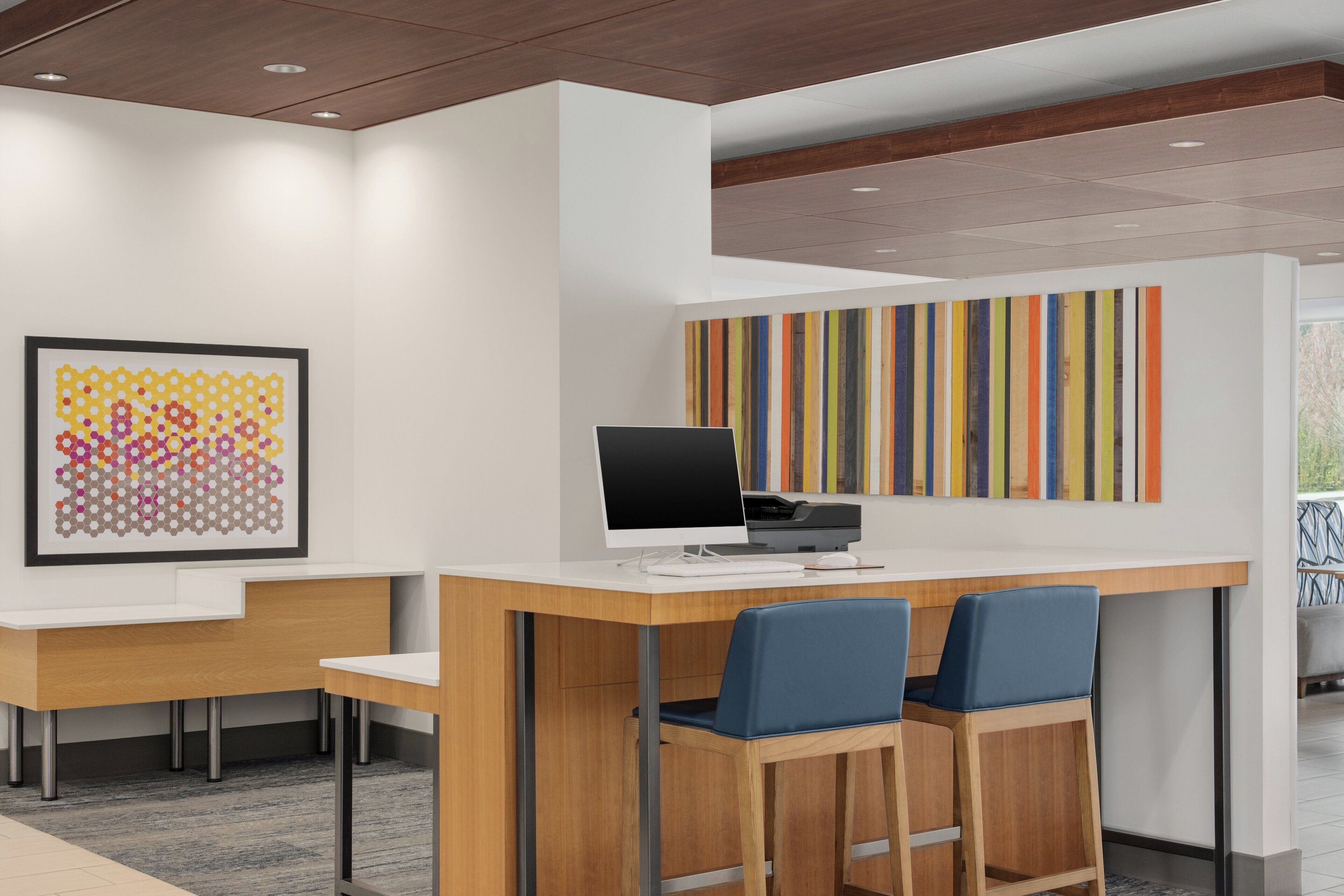 Photo - Holiday Inn Express & Suites Victoria - Colwood