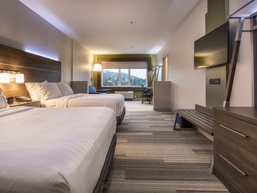 In-room safe, desk, laptop workspace, blackout drapes