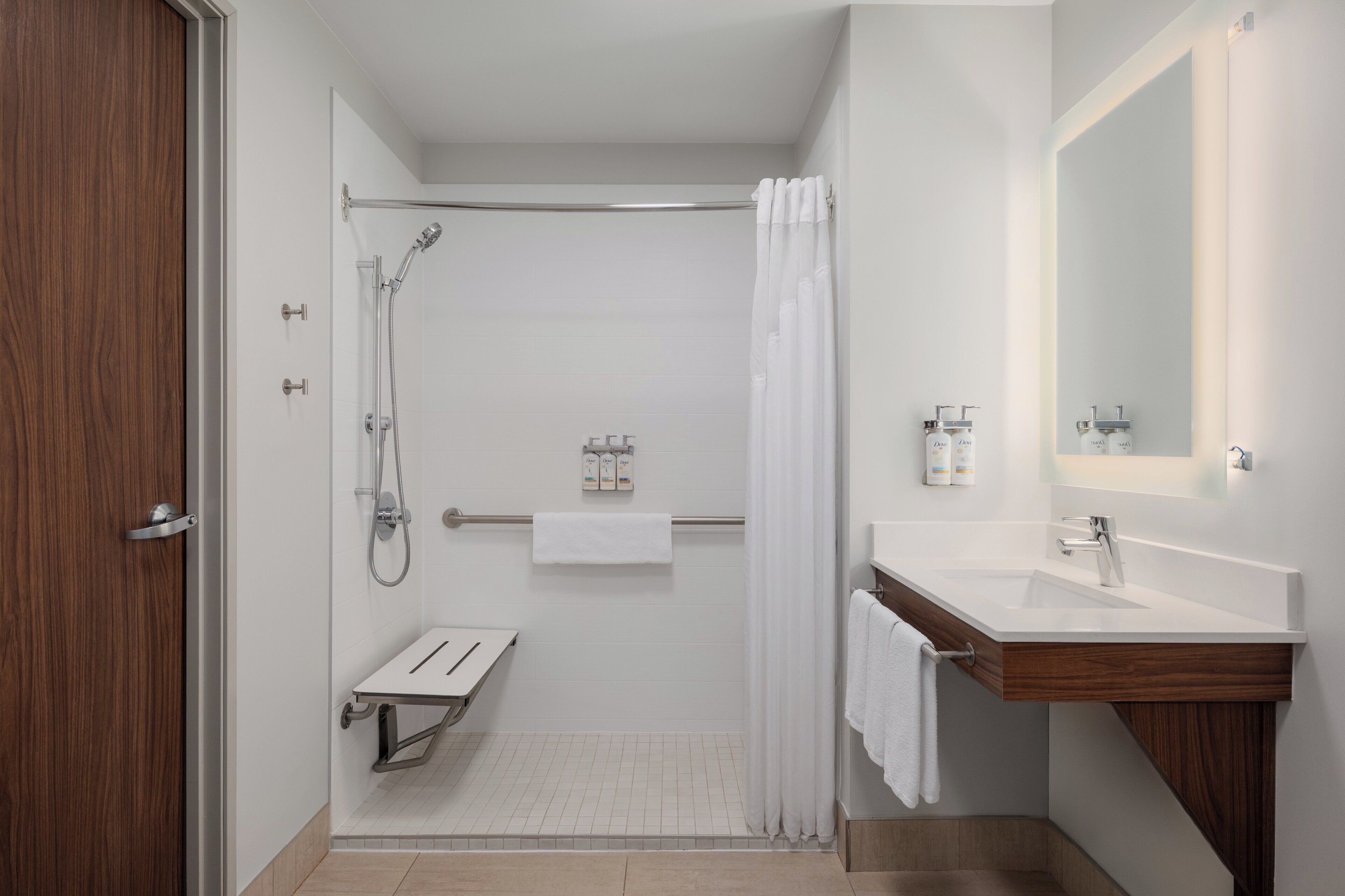 Photo - Holiday Inn Express & Suites Victoria-Colwood by IHG
