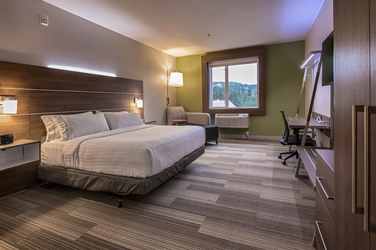 In-room safe, desk, laptop workspace, blackout curtains