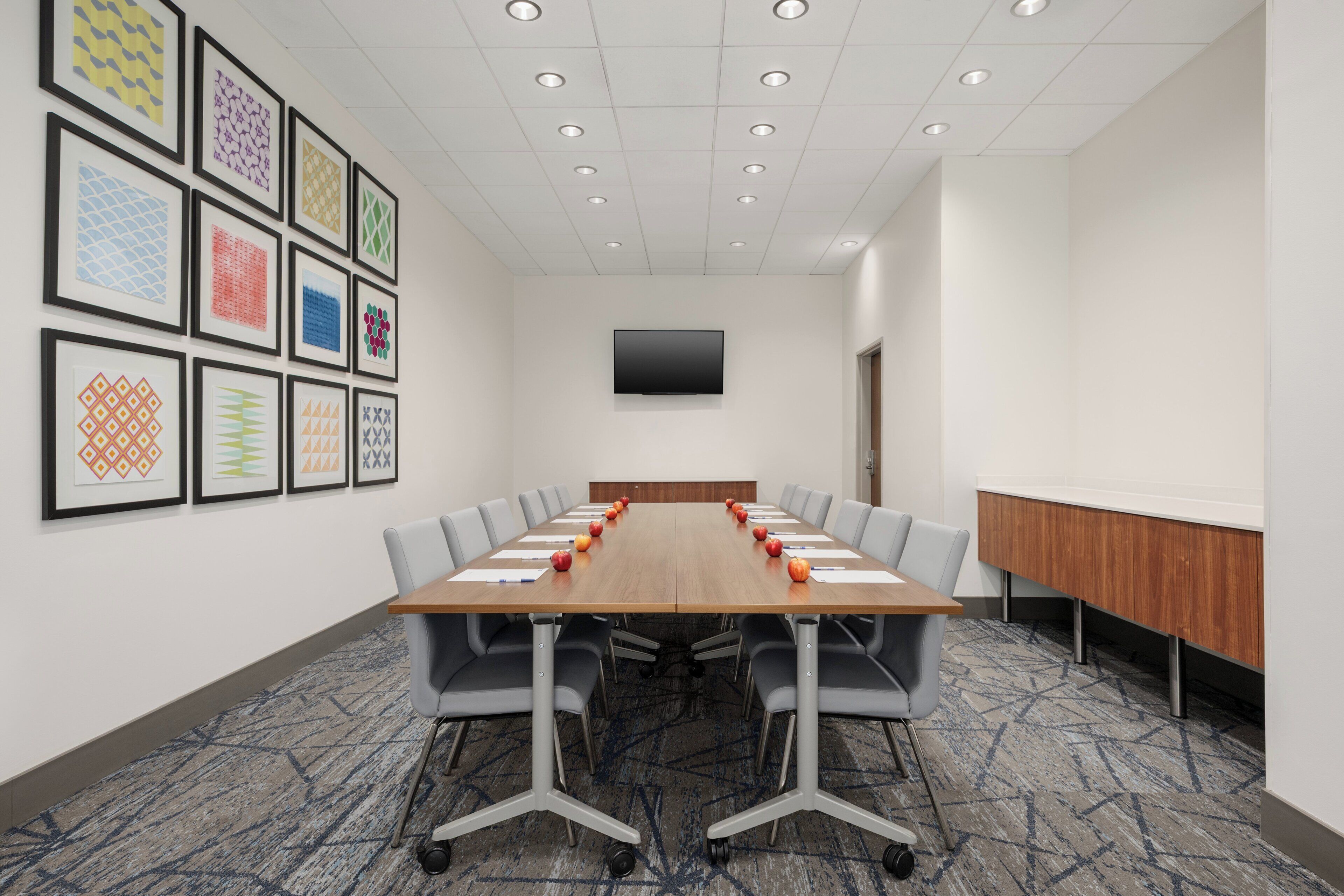 Photo - Holiday Inn Express & Suites Victoria - Colwood
