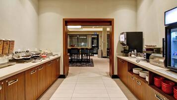 Free daily buffet breakfast