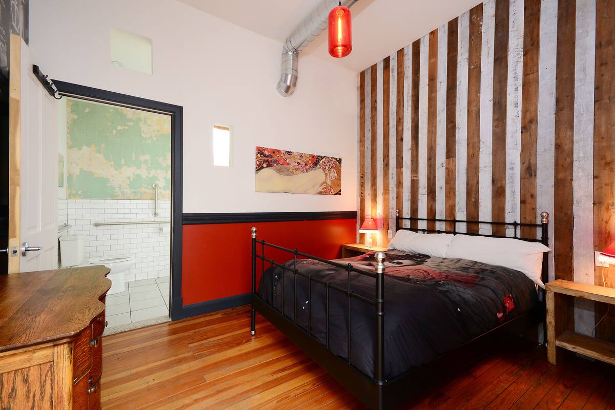 Habitación Deluxe, 1 cama de matrimonio | Ropa de cama de alta calidad, colchones Tempur-Pedic, cortinas opacas