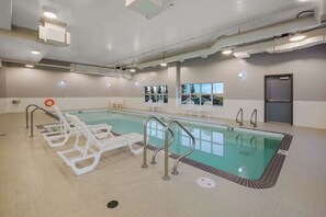Indoor pool - Hotel 11, MOD A Sonesta Collection (Calgary)