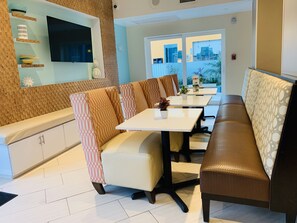 Restaurant - Holiday Inn Express & Suites Nassau by IHG (Nassau)