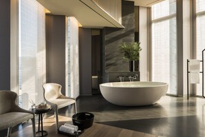 Couples treatment room(s), sauna, hot tub, body treatments, facials - Four Seasons Hotel Seoul (Seoul)