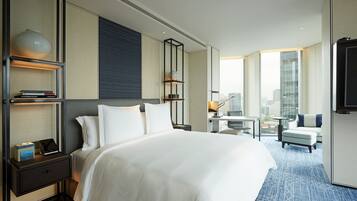 Premier Room, 1 King Bed, Corner | View from room