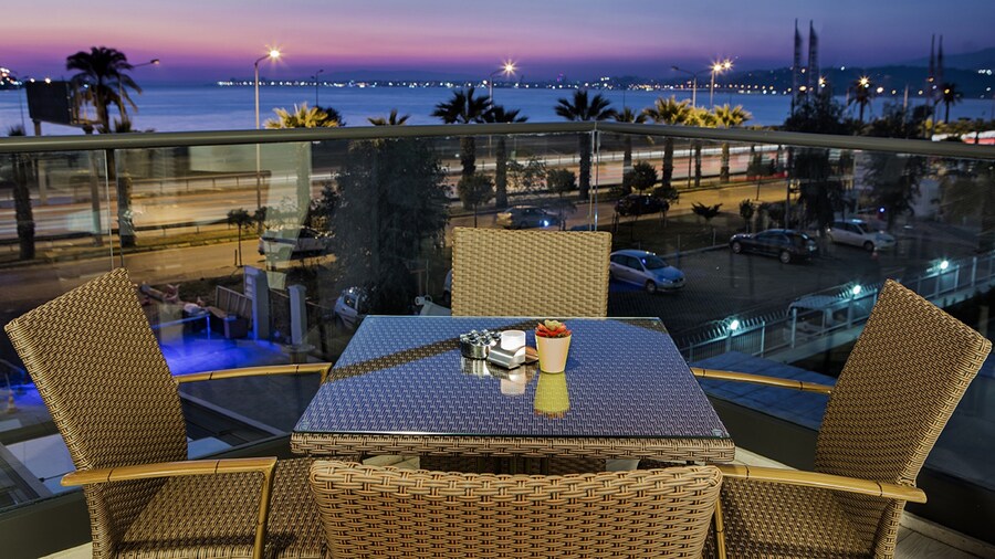 Hilton Garden Inn Izmir Bayrakli