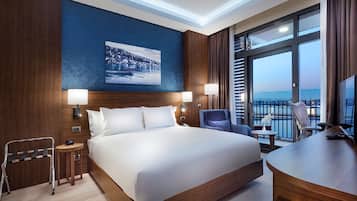 King, 套房, 多张床, 海湾景观 | 高档床上用品、迷你吧、客房内保险箱、办公桌