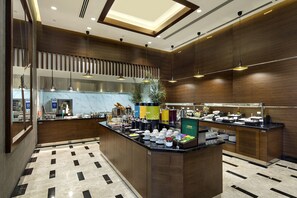 Desayuno buffet (TRY 600 por persona) 