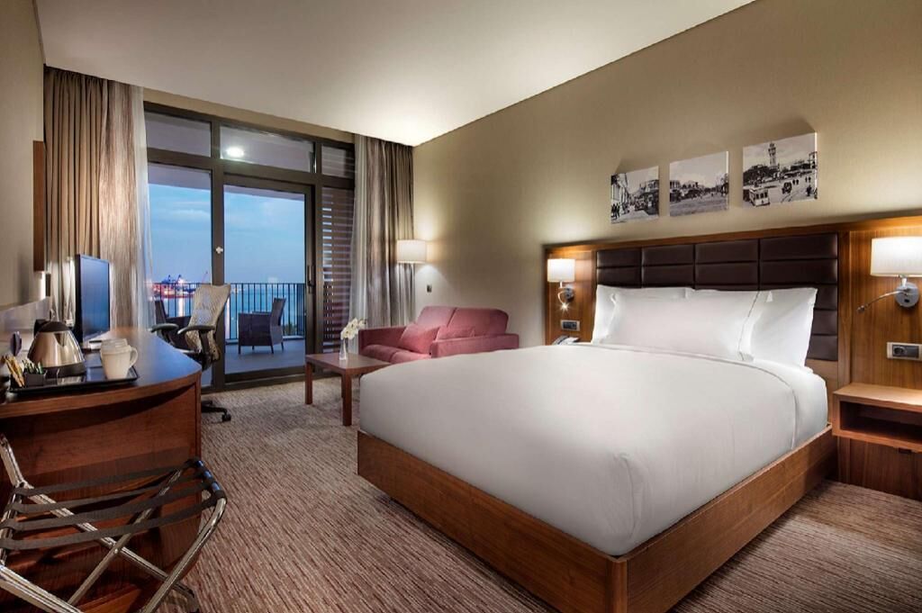 Ropa de cama de alta calidad y minibar 