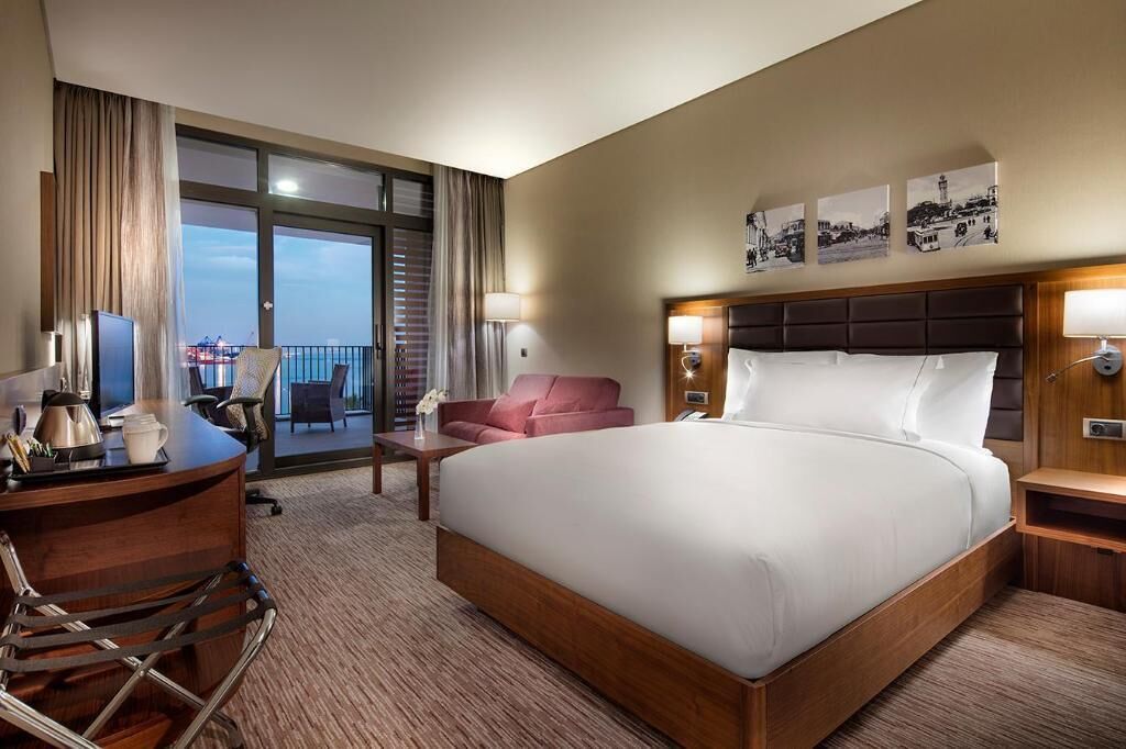 Ropa de cama de alta calidad y minibar 