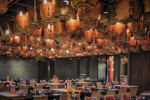 8 restaurants servant le petit déjeuner, le déjeuner et le dîner