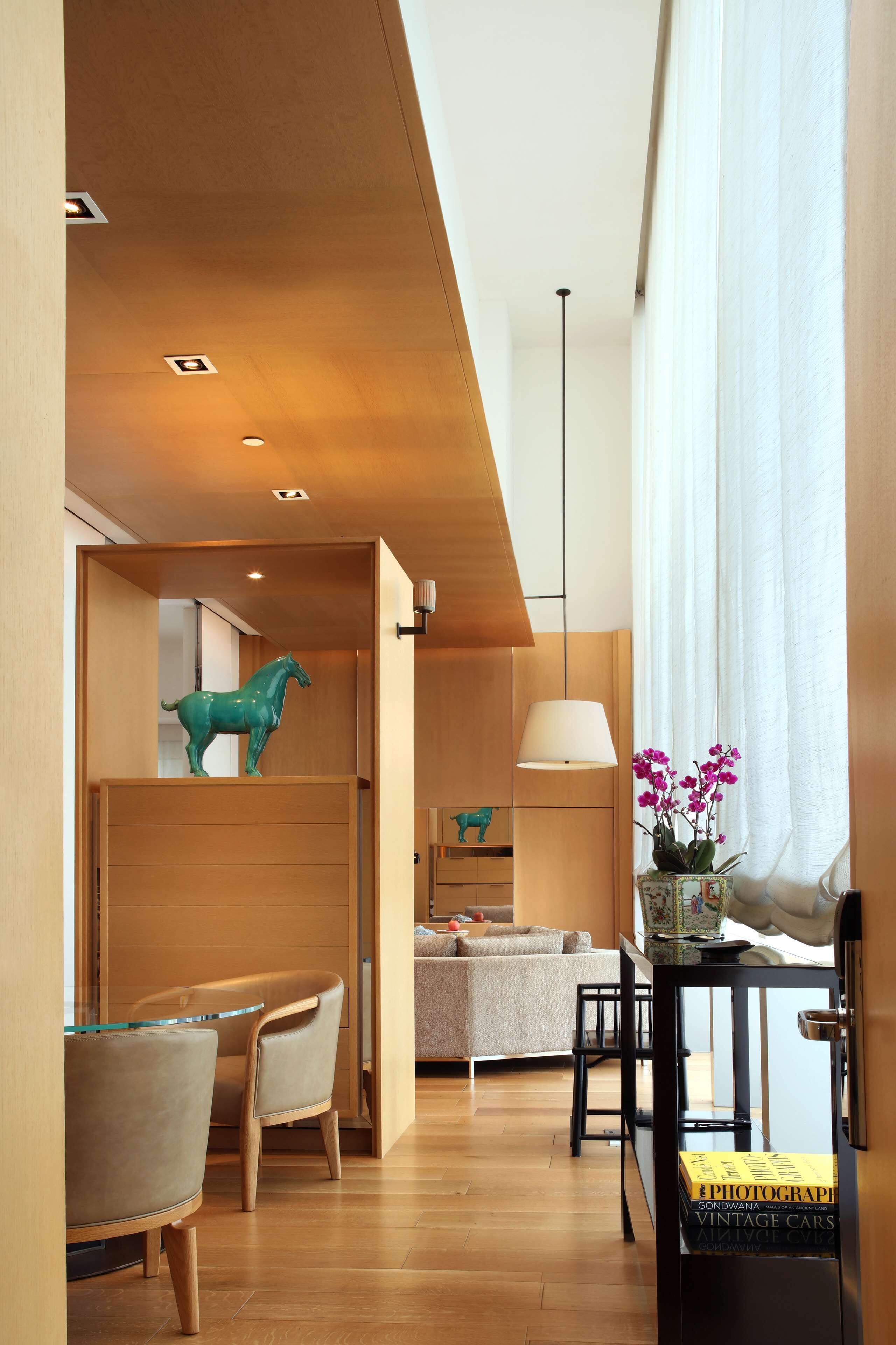 room, 1 king bed (atrium view) | minibar, in-room safe, desk, blackout curtains