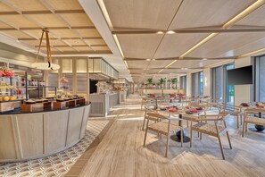 3 restaurants; breakfast, lunch, dinner and brunch served  - InterContinental Chennai Mahabalipuram Resort by IHG (Tirupporur)