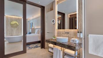 Separate bathtub and shower, deep-soaking bathtub, rainfall showerhead