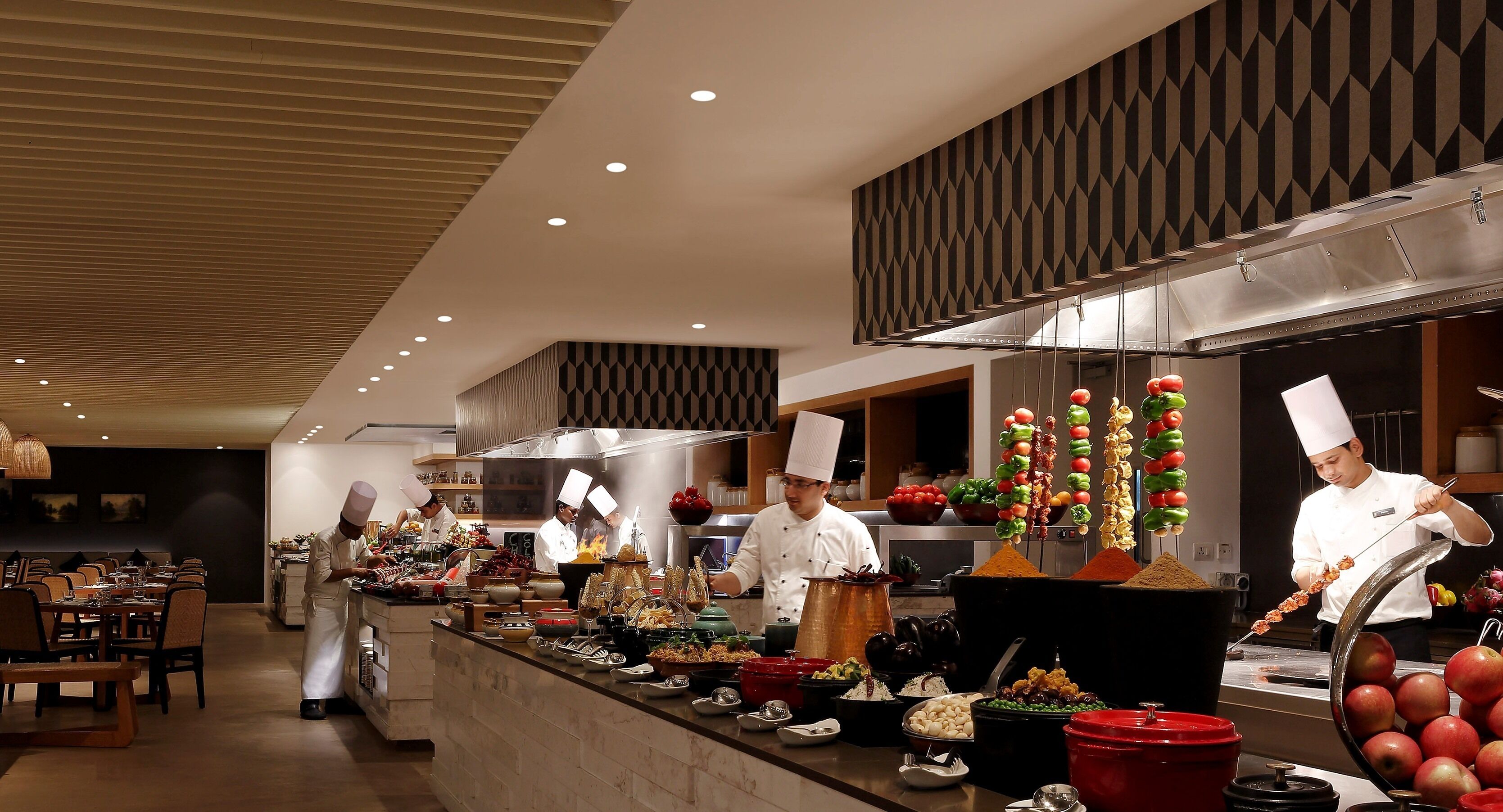 2 restaurants, breakfast, lunch, dinner served; international cuisine