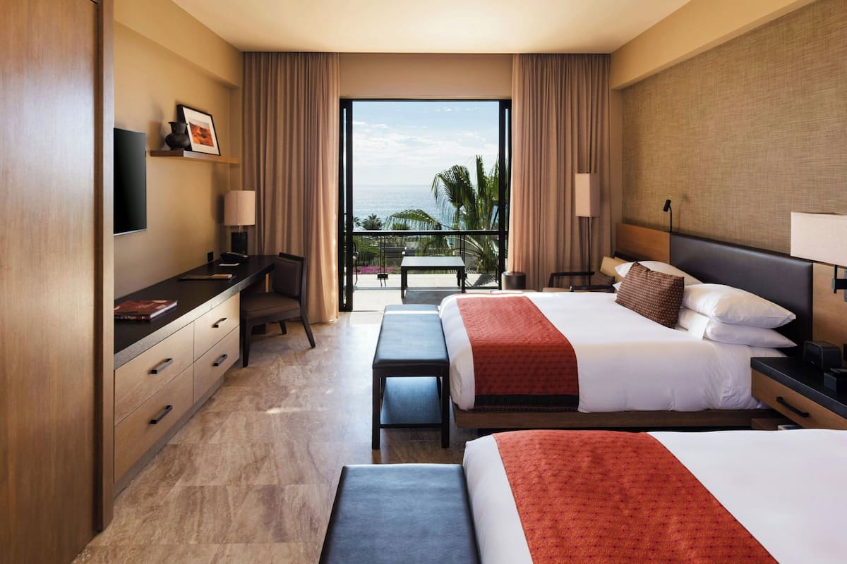 Panorama kamer, 2 tweepersoonsbedden, uitzicht op zee (Balcony) | Een minibar, een kluis op de kamer, geluiddichte muren