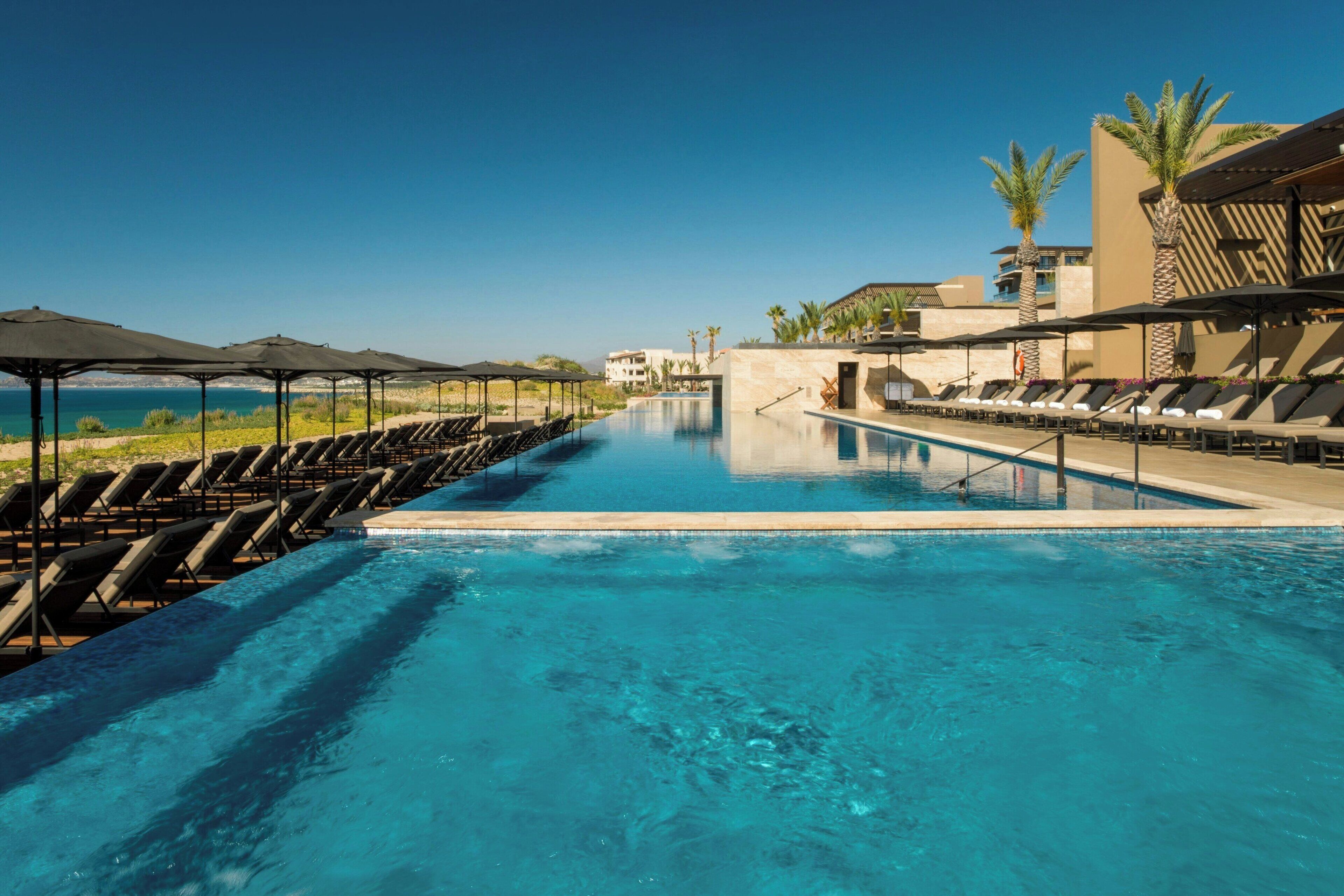 9 outdoor pools, sun loungers