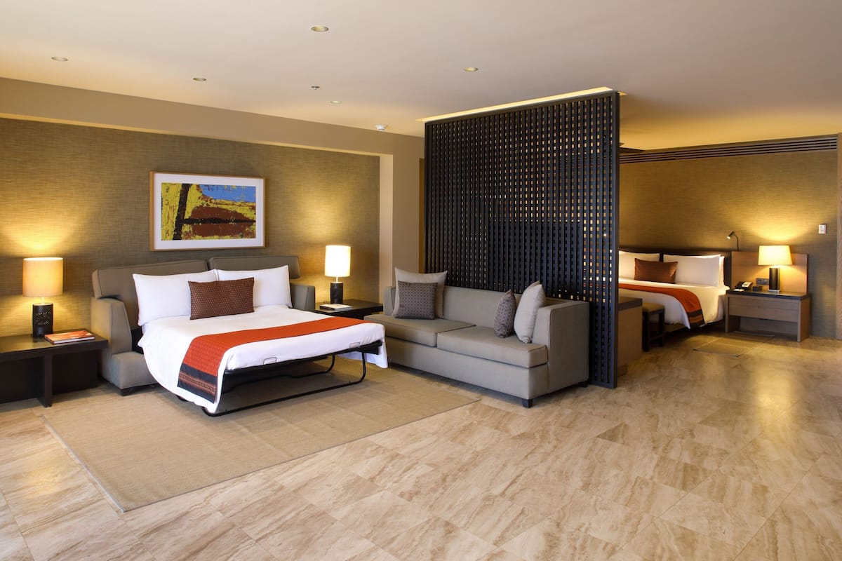 Kamar Panorama, 2 Tempat Tidur Double, pemandangan samudra (Balcony) | Minibar, brankas, kedap suara, dan setrika/meja setrika