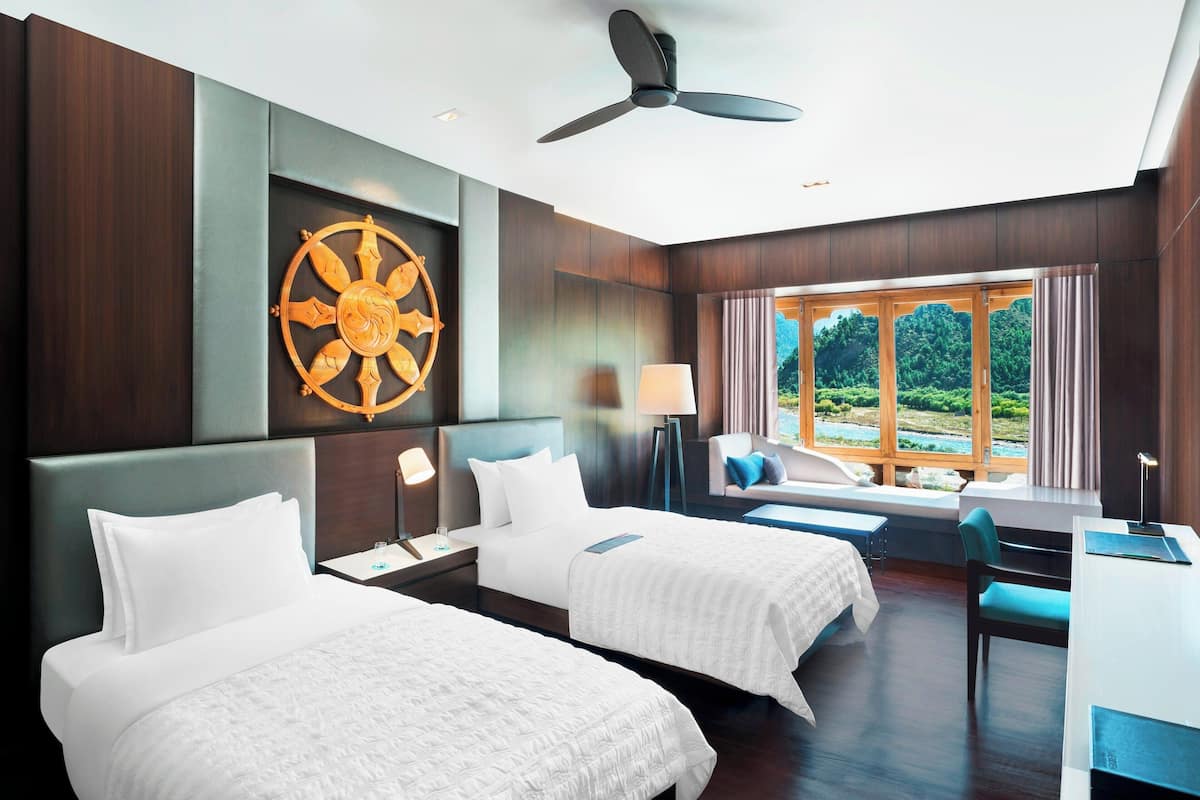 Deluxe Room, 2 Single Beds, River View