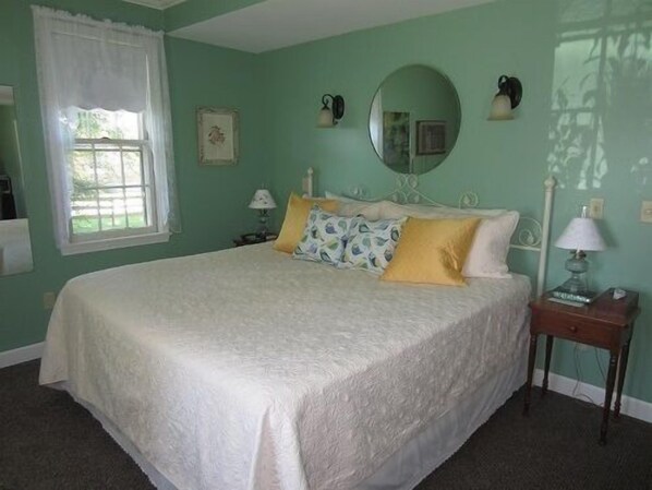 Deluxe Room, 1 King Bed, Fireplace