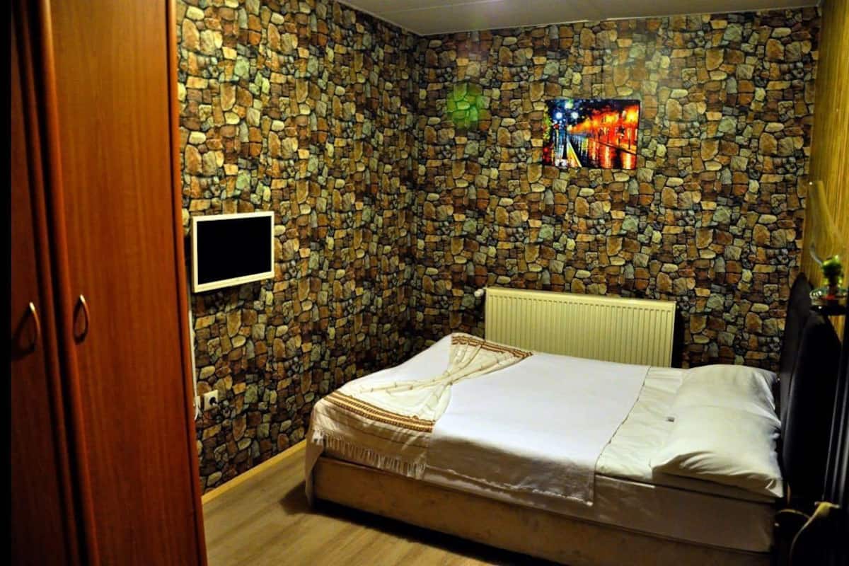 Free minibar, desk, free cots/infant beds, free WiFi