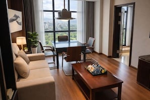 Minibar, in-room safe, alarm clocks - Shangrao Hongshi Dynasty International Hotel (Xincheng Wuyue Plaza) (Shangrao)