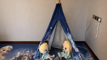 Minibar, in-room safe, alarm clocks