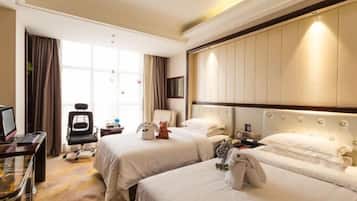 Minibar, coffres-forts dans les chambres, réveils