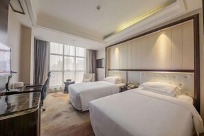 Minibar, värdeförvaringsskåp på rummet och väckarklockor