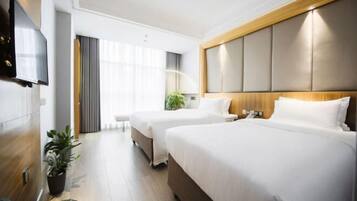 Minibar, in-room safe, alarm clocks